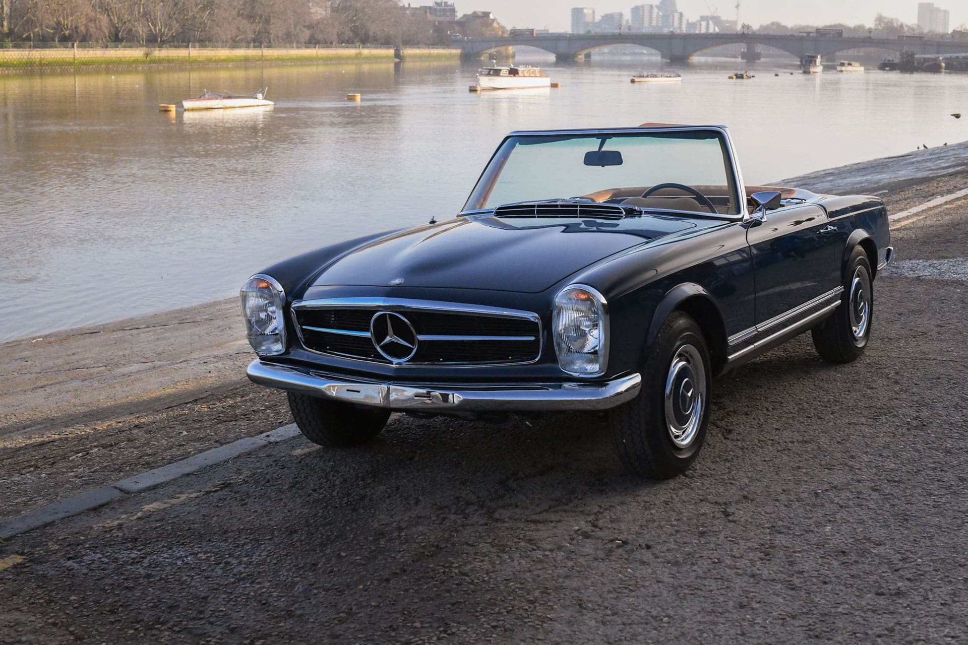1970 SL PAGODA FEATURED STOCK MERCEDES BENZ MERCEDES BENZ 280 SL PAGODA 777 MILES... classic car for sale in the UK (1970s)